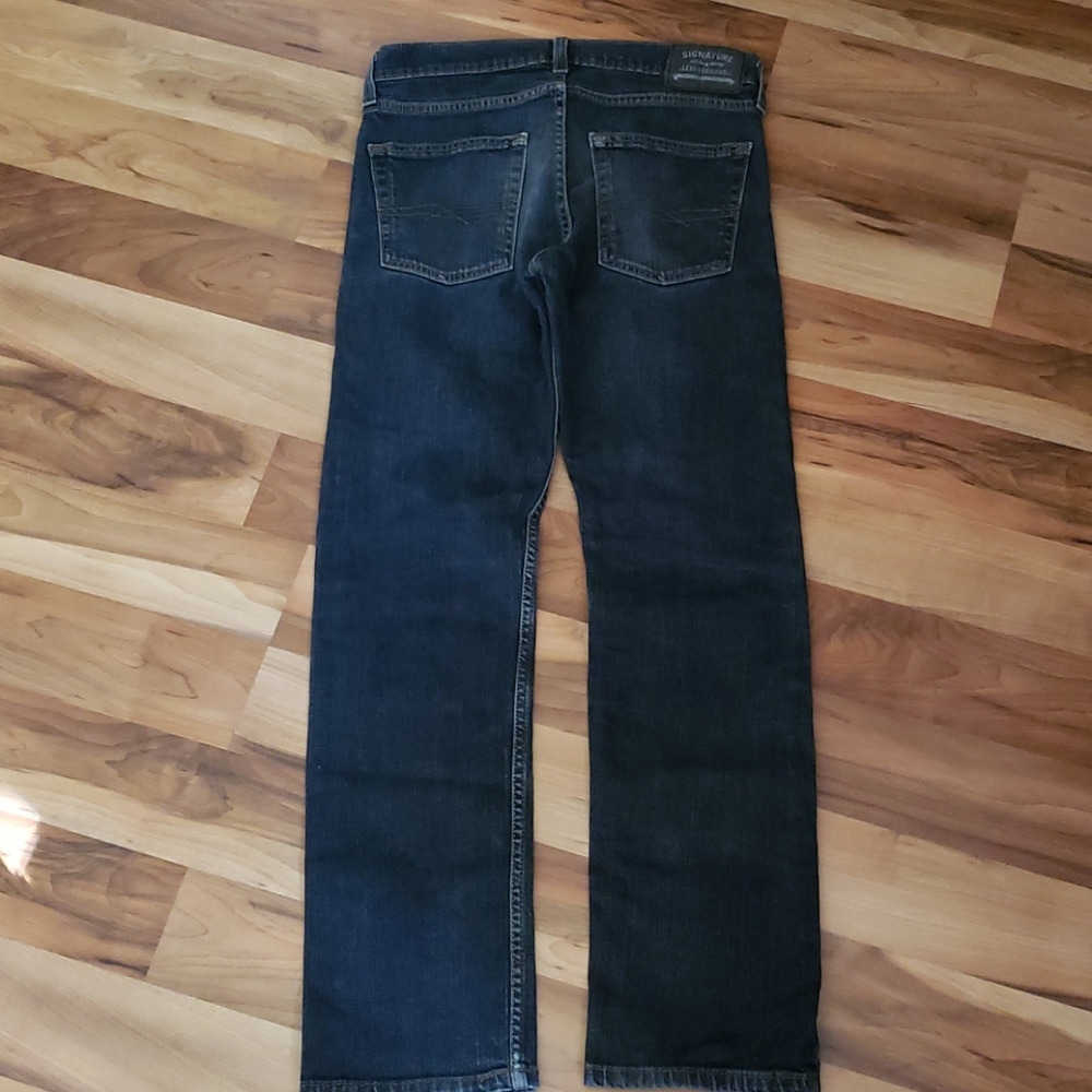 Levis - Picture 7 of 10